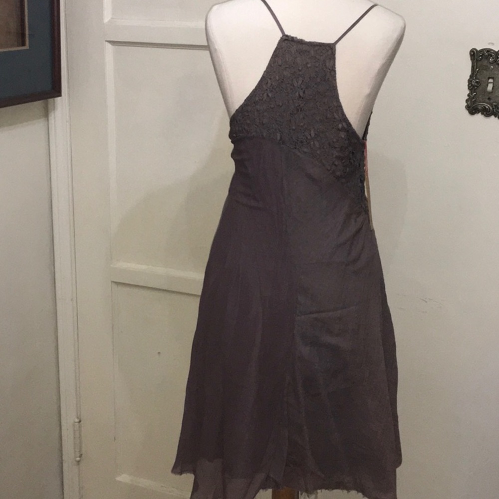 A Commom Thread Dress - Picture 6 of 15
